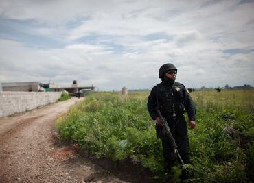Visitan legisladores zona de fuga