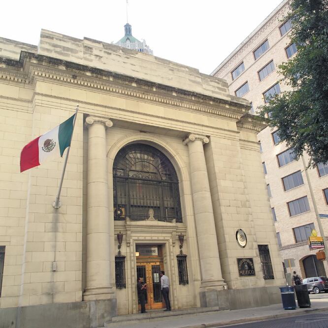 El consulado de México en Laredo, Texas, expresó su preocupación por el retraso que tiene la representación en el pago de honorarios. ARCHIVO EL UNIVERSAL