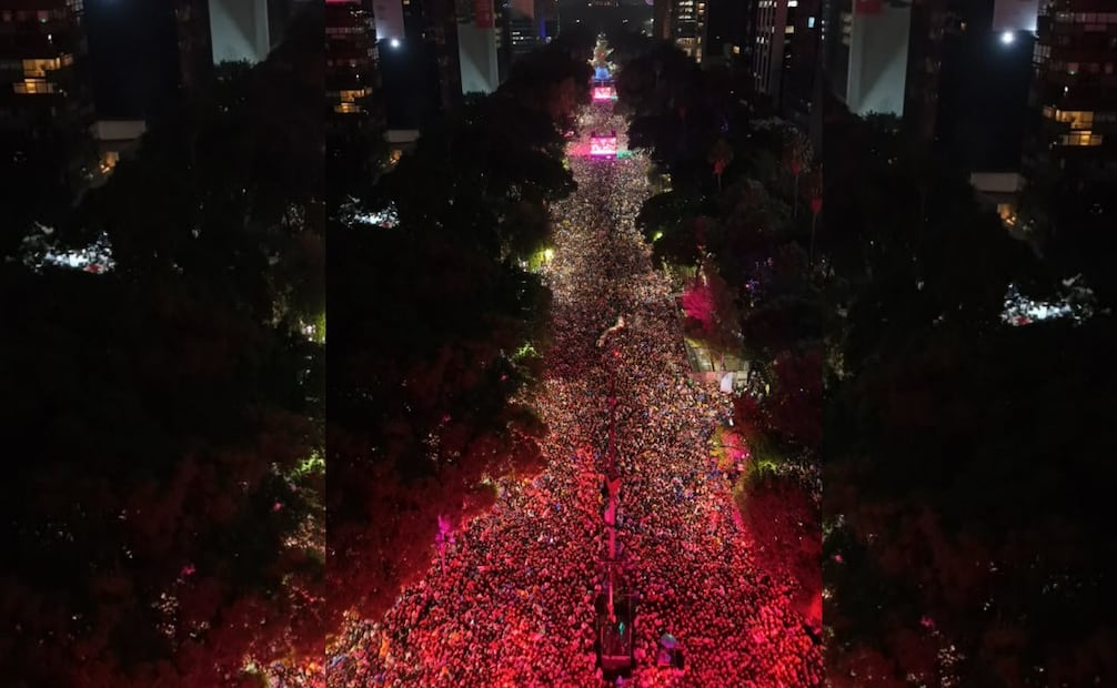 Aficionados en Paseo de la Reforma, CDMX. Celebración del mundial 2026. Foto: Valente Rosas