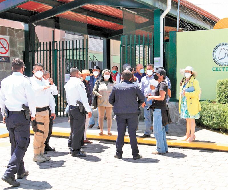 El Colegio de Estudios Científicos y Tecnológicos del Estado de México (CECYTEM), campus Metepec, es uno de los tres puntos de vacunación que se habilitarán en este municipio. Foto: Especial