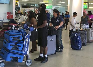 Delta Airlines anuncia 300 nuevas cancelaciones de vuelos