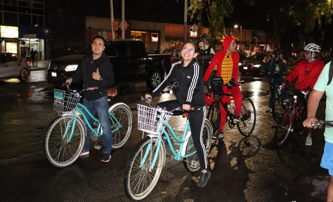 Paseo nocturno: Muévete en bici. Foto: Especial