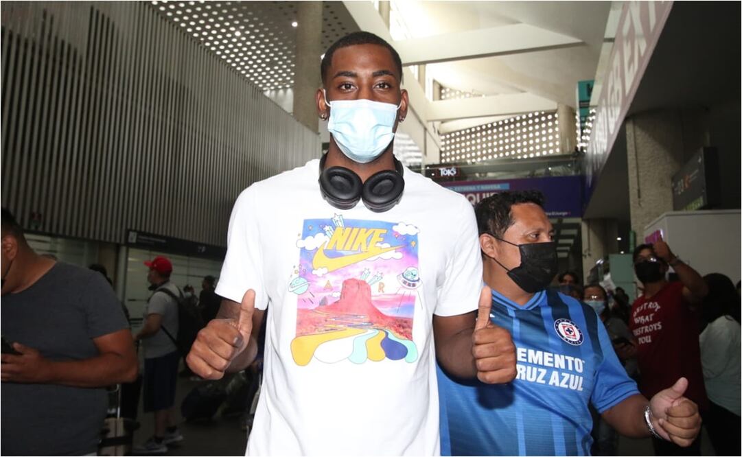 Llegó Gonzalo Carneiro, nuevo refuerzo de Cruz Azul - FOTO:  CARLOS MEJIA/El UNIVERSAL