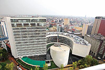 Sube Senado 1.6 mdp gasto en viajes al extranjero