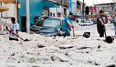 Granizada épica cubre a Puebla