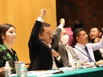 Entre empujones, Morena concluye designación de presidencias en sus 20 Comisiones