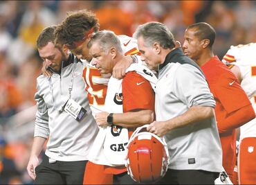 Patrick Mahomes es duda para el Azteca