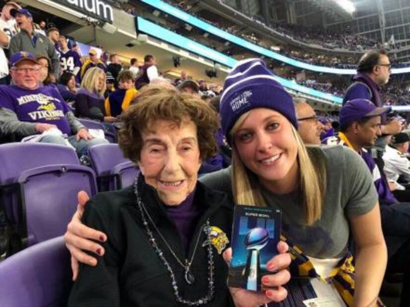 Aficionada de 99 años se perderá el Super Bowl por enfermedad