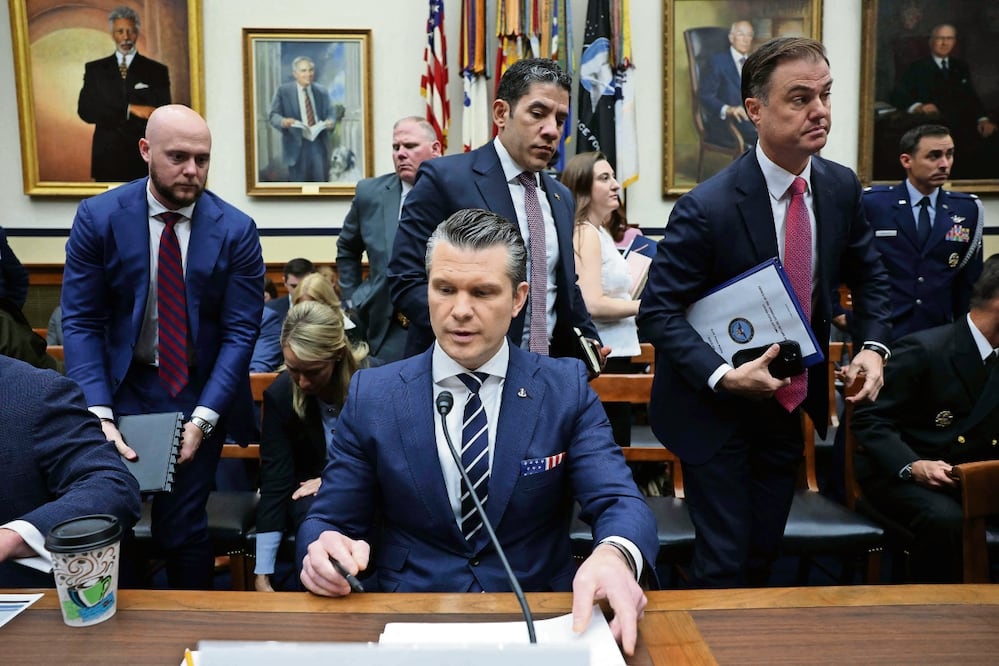El secretario de Guerra de EU, Pete Hegseth, en su comparecencia ante la Cámara de Representantes en Washington. Foto: Win Mcnamee/AFP