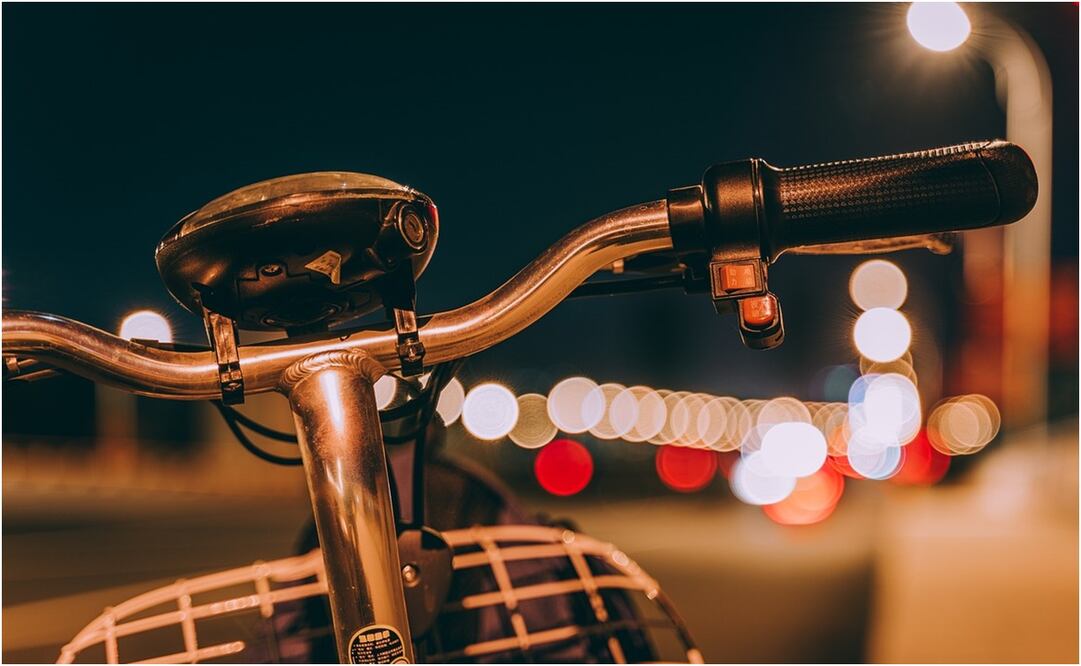 Paseo nocturno en bicicleta. Foto: Pixabay