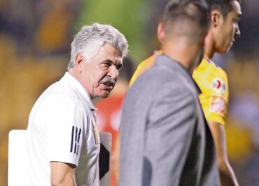 Reacciones del Tuca después de perder contra el América