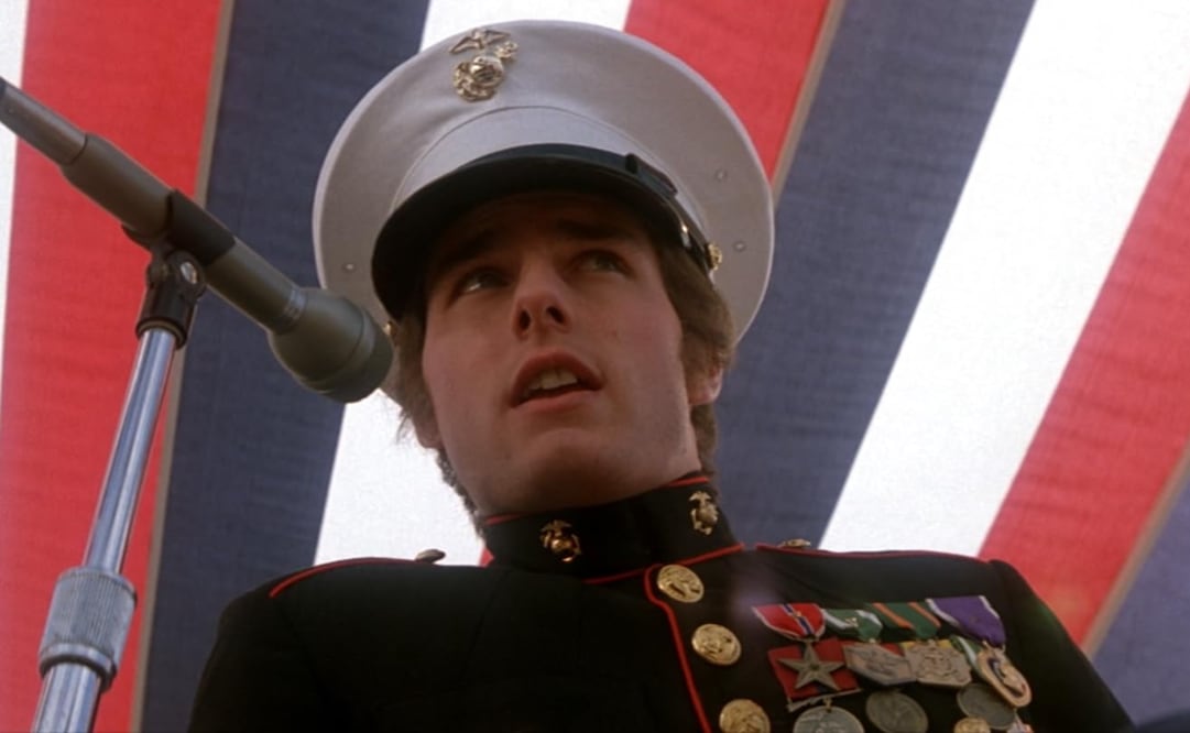 La cinta "Nacido el 4 de julio" está inspirada en la autobiografía de Ron Kovic, un exmilitar nacido realmente en esa fecha. Muestra la historia de un joven que se alista como voluntario para ir a la guerra.