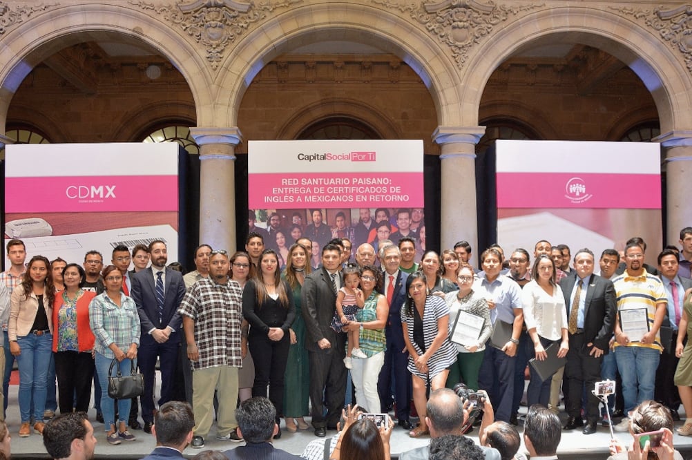 Miguel Ángel Mancera, jefe de gobierno capitalino, enfatizo que seguirá defendiendo los derechos de los migrantes y los repatriados (CORTESÍA CDMX)