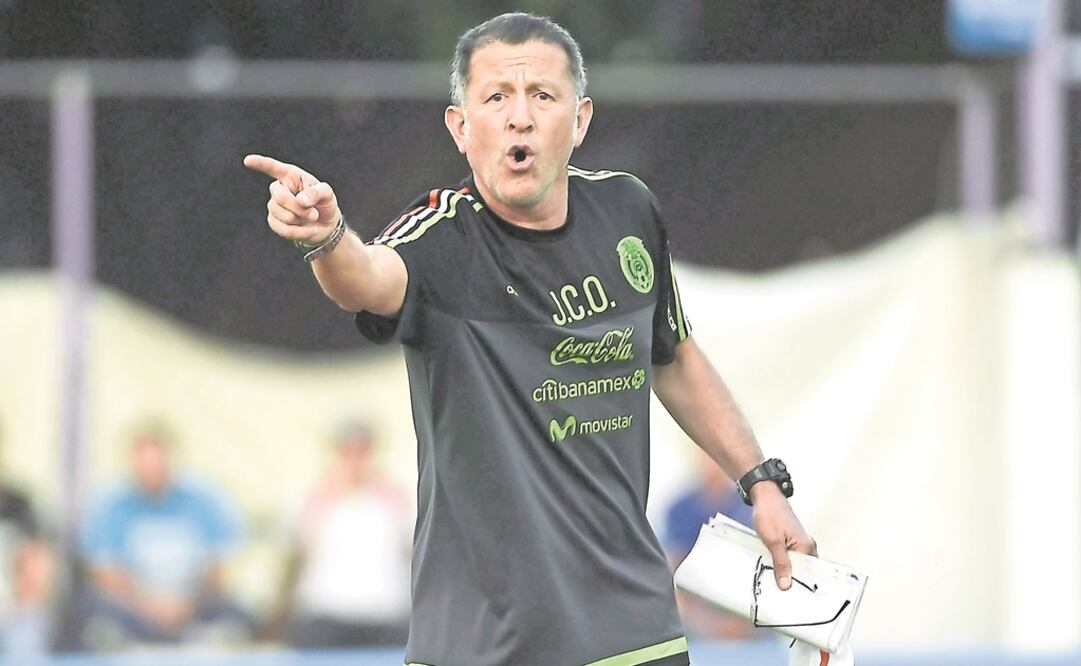 El timonel tricolor es palomeado por Pardo por su método. (IMAGO7)