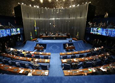 Aplazan para mañana votación final en juicio contra Dilma Rousseff