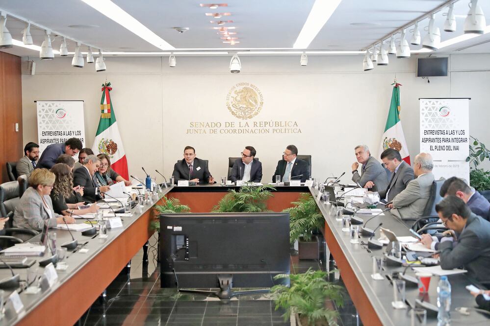 Los aspirantes a comisionados del Inai se entrevistaron con los legisladores de la comisiones de Transparencia y Anticorrupción. IVÁN STEPHENS. EL UNIVERSAL