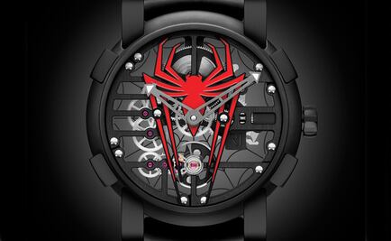 Spider-Man teje su telaraña en la esfera de Romain Jerome