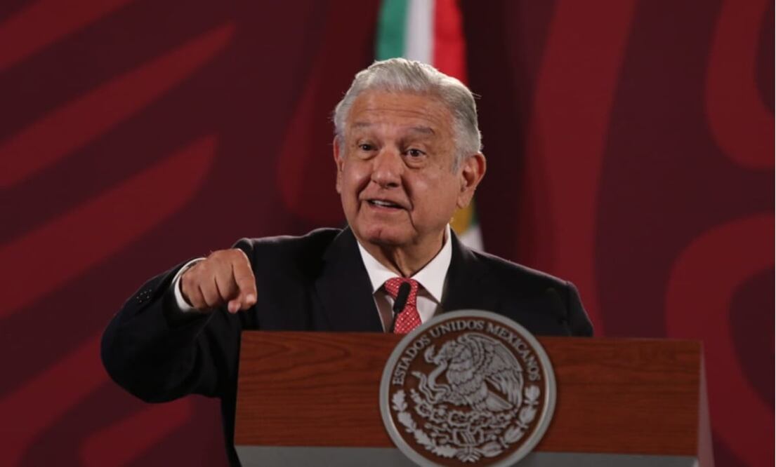 López Obrador acuso al ministro en retiro José Ramón Cossío Díaz de aprobar todo en sexenios pasados pues afirmó que “él está en el flanco derecho”. Foto: Carlos Mejía