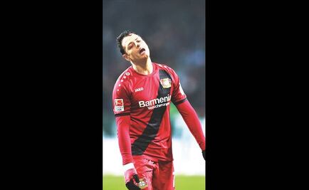 "Chicharito" falla penal en triunfo de Bayer