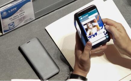 Senador chatea sobre sexoservicio en su escaño