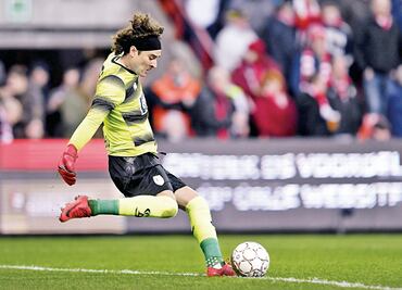 Standard Lieja y Ochoa, muy cerca del título en Bélgica