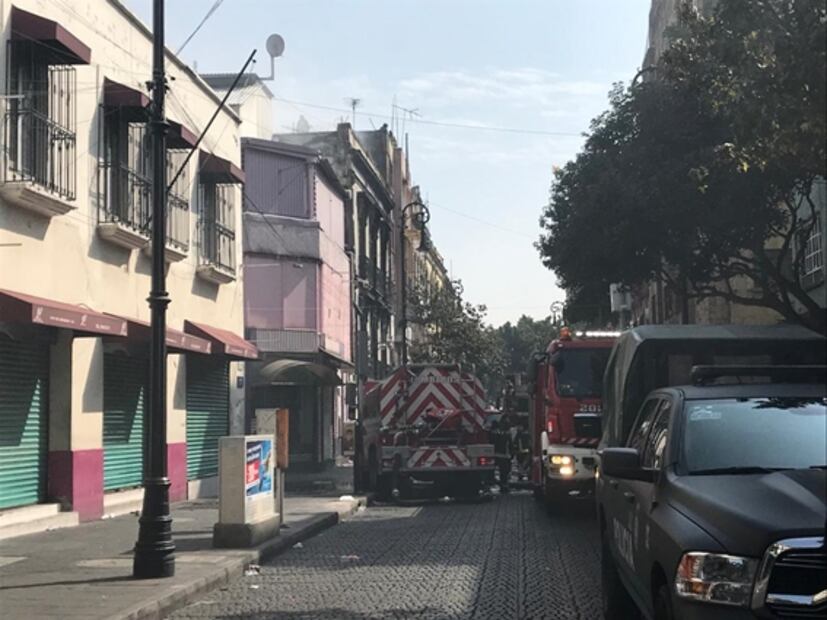 Tras 28 horas, sofocan en su totalidad incendio en Centro Histórico 