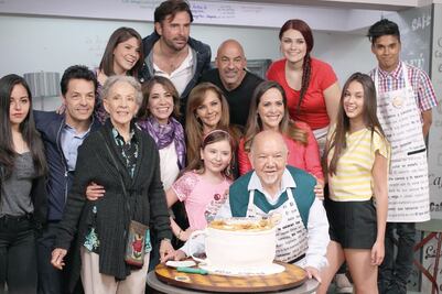 Corona no deja su cafetería 