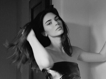 Kendall Jenner eleva la tendencia Y2K de mostrar la ropa interior