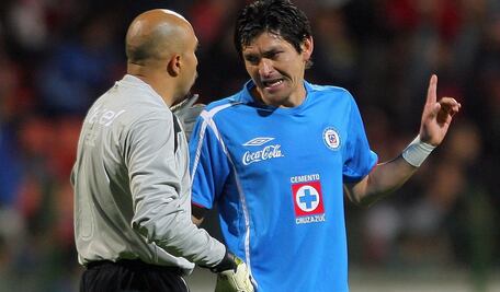 Exfutbolista de Cruz Azul en terapia intensiva por Covid-19