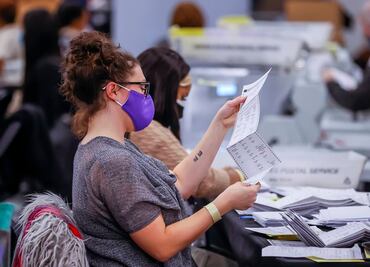 Biden aventaja a Trump con más de 14 mil votos en Georgia; anuncian recuento a mano