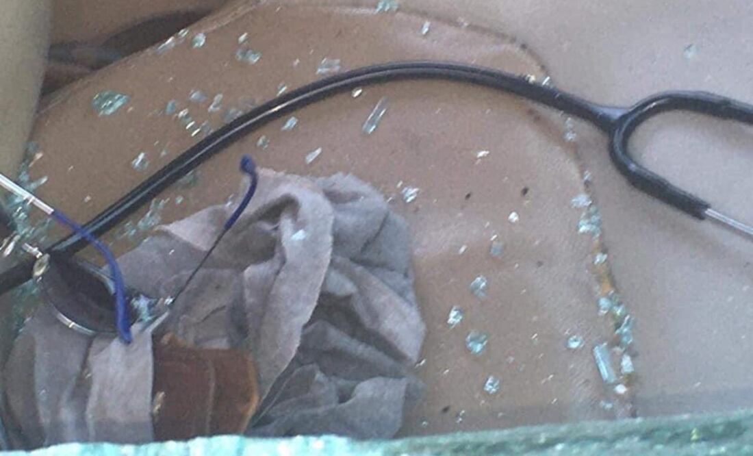 El cuerpo del enfermero quedó adentro de su automóvil. Foto: Especial