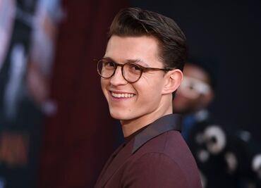 Tom Holland compra una gallina para sobrevivir en la cuarentena