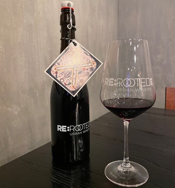 Jennifer Beckmann y el vino texano. Foto: Especial