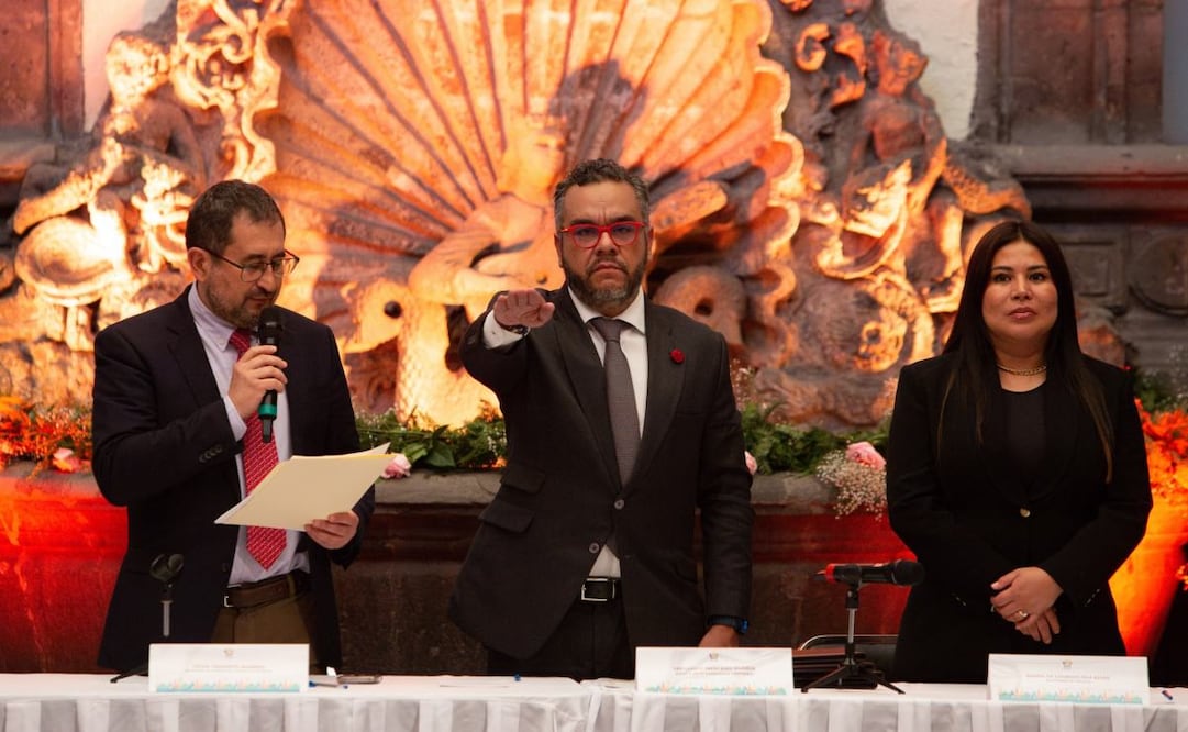 Fernando Mercado rinde protesta como presidente regional de la AALMAC. 
(27/08/25) Foto: Darío Luna.