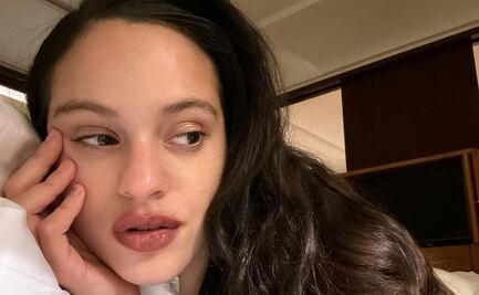 Rosalía muestra cómo llevar botas blancas en invierno