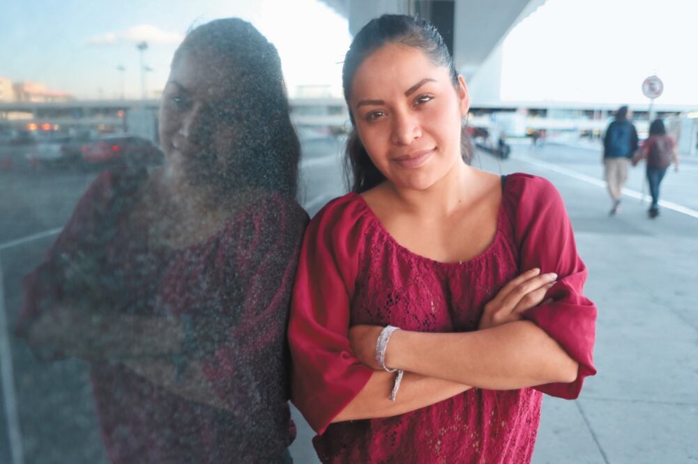 Yanet, de 21 años, y madre de dos hijos recibe capacitación laboral en una guardería donde realiza tareas administrativas. Foto: ARIEL OJEDA. EL UNIVERSAL
