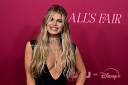 Jessica Simpson impacta con su figura en traje de baño y bikini para el verano 2026
