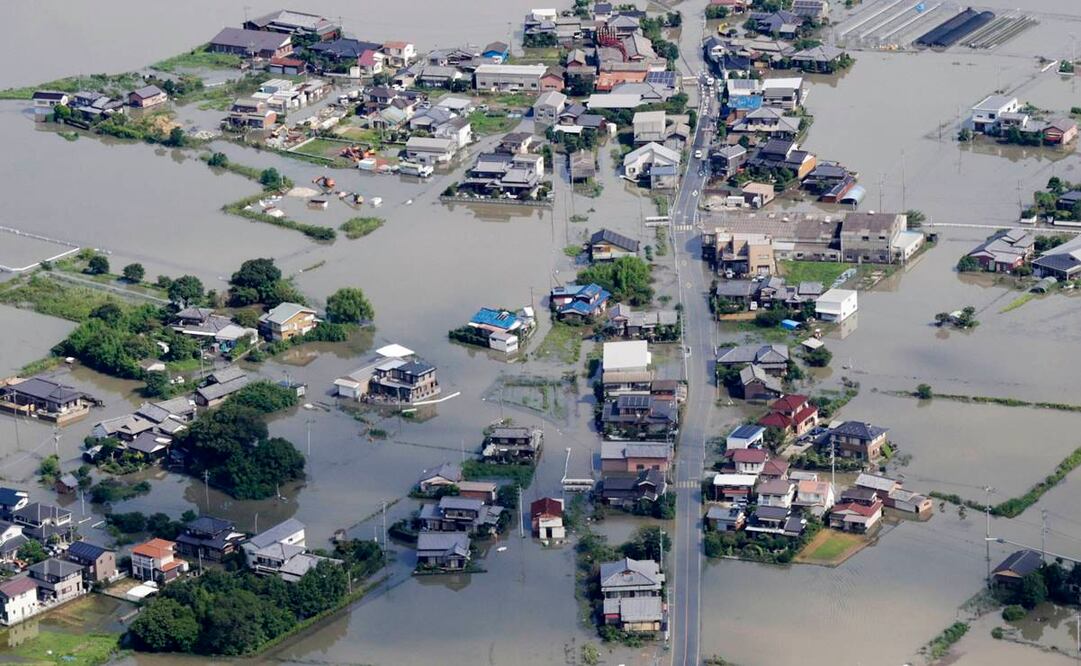 Las fuertes lluvias comenzaron la madrugada del sábado en la isla de Kyushu (Fotos: AP)