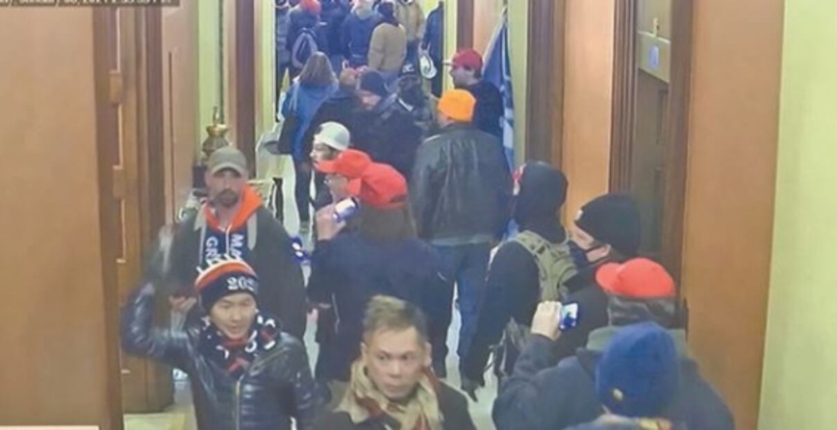 Fiscales contra Trump reviven terror en Capitolio 