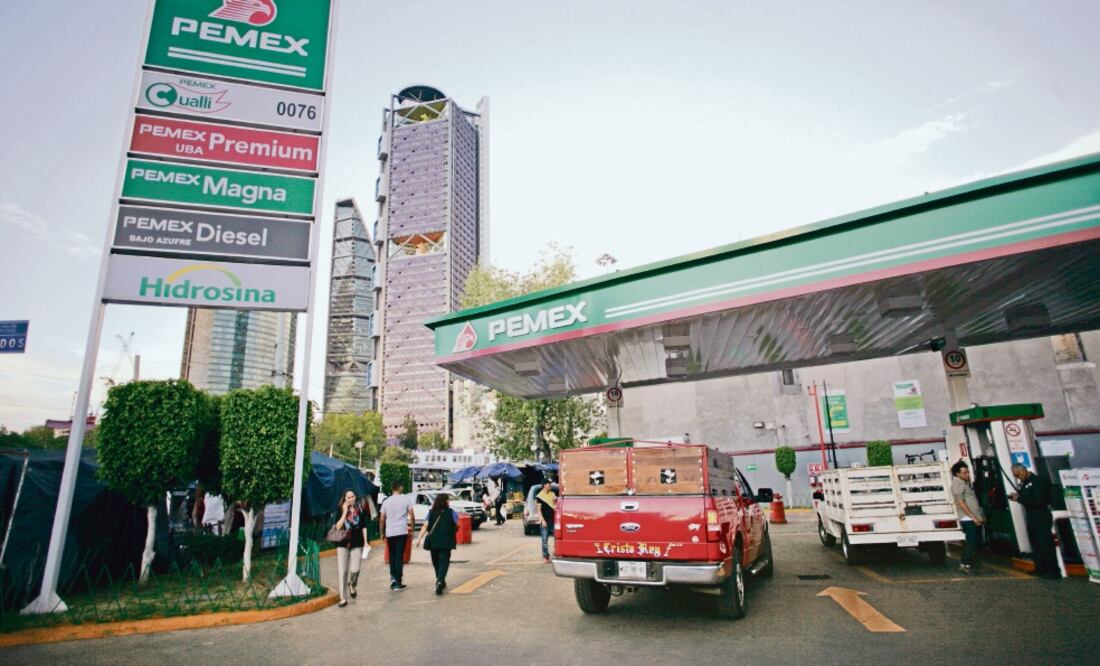 Reducción del apoyo. Para la gasolina tipo Premium el estímulo será de 5.42% para la cuota del IEPS; para el caso de la Magna, de 25.88%. Foto/ARCHIVO EL UNIVERSAL