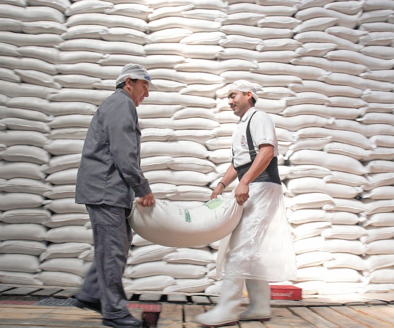 El 70% del azúcar que enviarán los exportadores mexicanos será de tipo cruda y a granel, y el resto podrá ser refinada y empacada. Foto: ARCHIVO EL UNIVERSAL