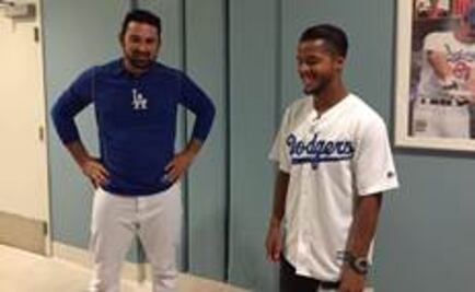 Giovani lanza primera bola al 'Titán'