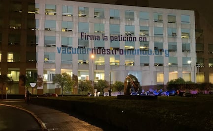 “¡Liberen las patentes!”, exigen en manifestación en oficinas del laboratorio Pfizer