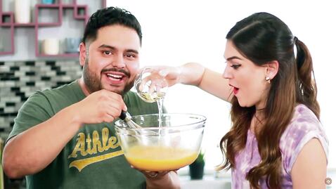 Youtubers nos enseñan a cocinar