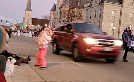 Lo que se sabe de la camioneta que embistió desfile navideño y dejó 6 muertos y casi 50 heridos