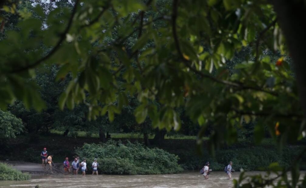 Migrantes se apresuran a entrar a México antes de operativo en frontera sur