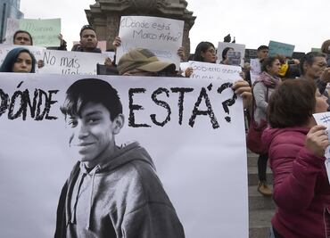 Protestan en el Ángel por desaparición de alumno de la UNAM