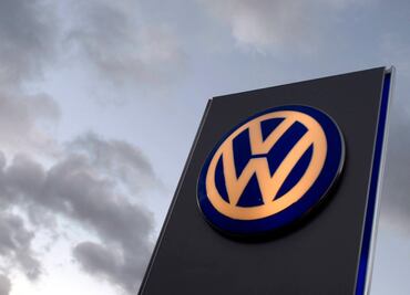 VW llama a revisión 15 mil autos Golf en Europa