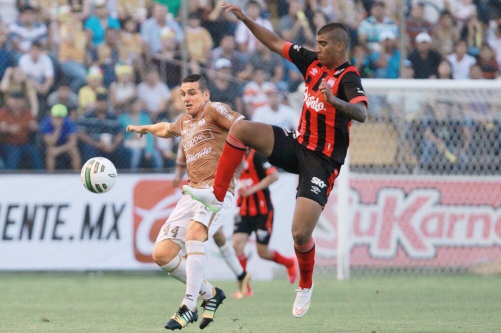 Luis Antonio Gorocito y Alejandro Molina (44) son atletas de alto rendimiento que no tienen punto de comparación con una persona ordinaria (ROBERTO ARMENTA. IMAGO7)