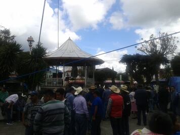 Suman 2 enfrentamientos a palos entre habitantes de Nahuatzen, Michoacán